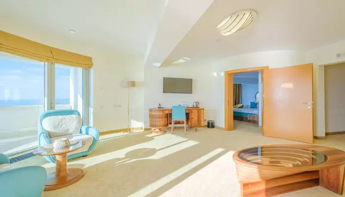 هتل کاستلو میر آل اینکلوسیو ریزورت باتومی